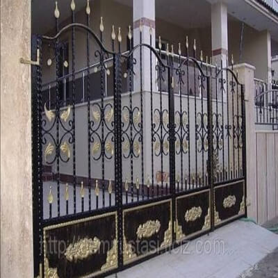 Yana Kayar Bahçe Kapıları